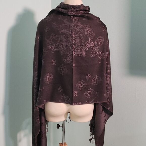 Charcoal gray large scarf, shawl. So soft. - Picture 4 of 8